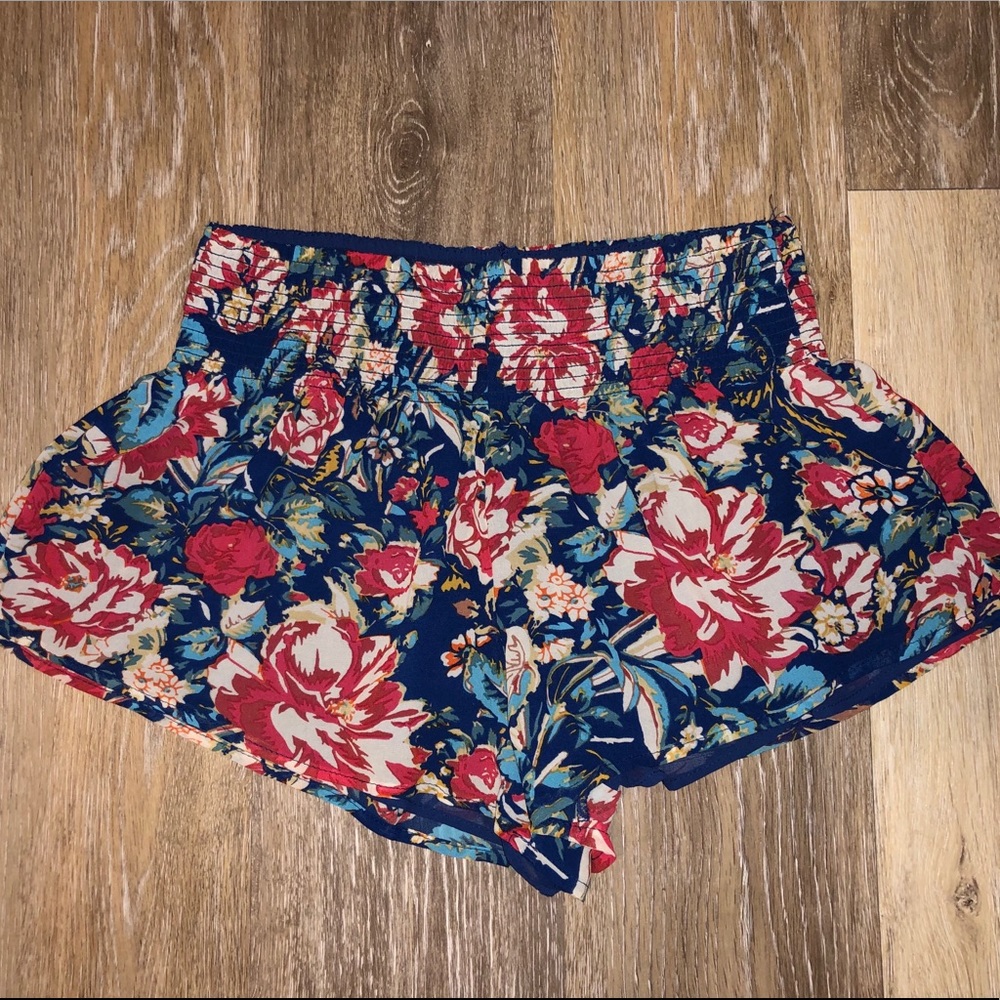 Forever 21 Tropical Pattern Flowy Shorts